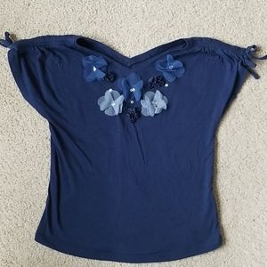 ❤ 4/$20 Arizona Navy V-Neck Shirt with Flowers